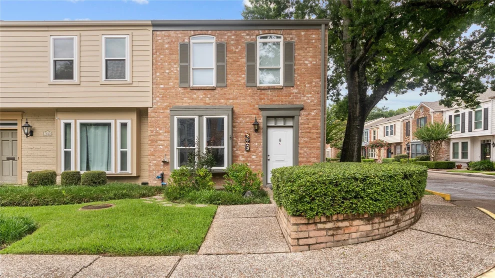Unit for sale at 7525 Brompton Street, Houston, TX 77025