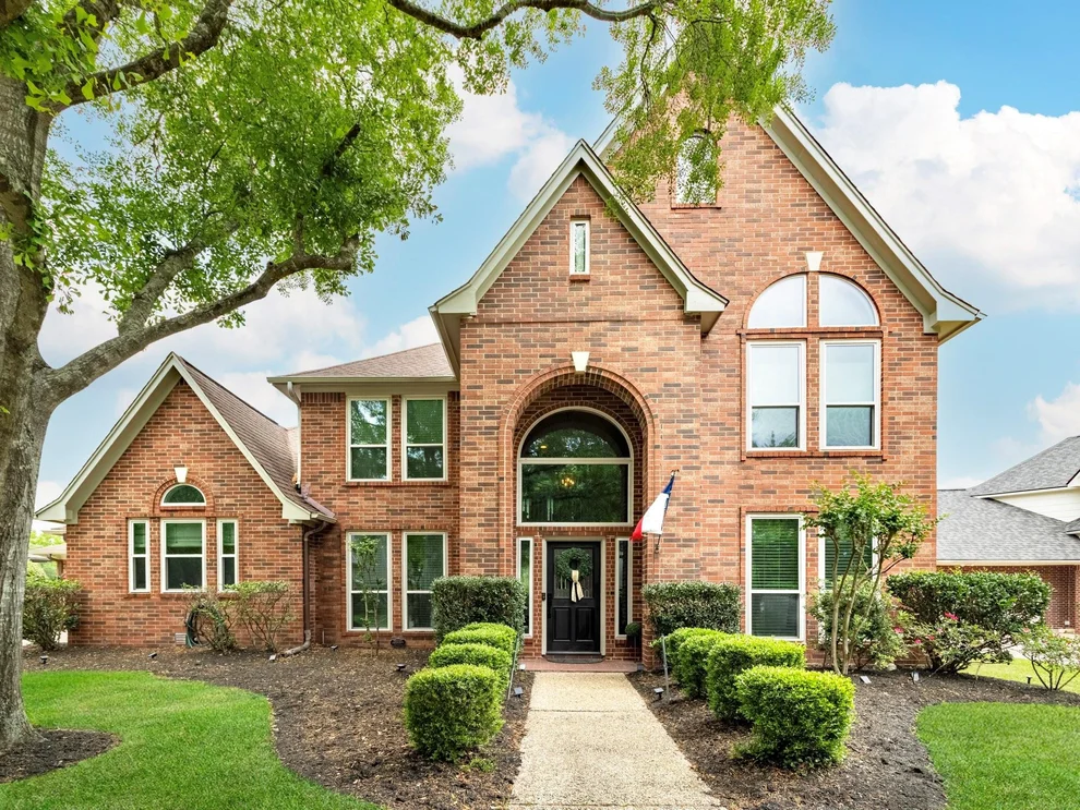 Unit for sale at 14706 Sandy Creek Drive, Houston, TX 77070
