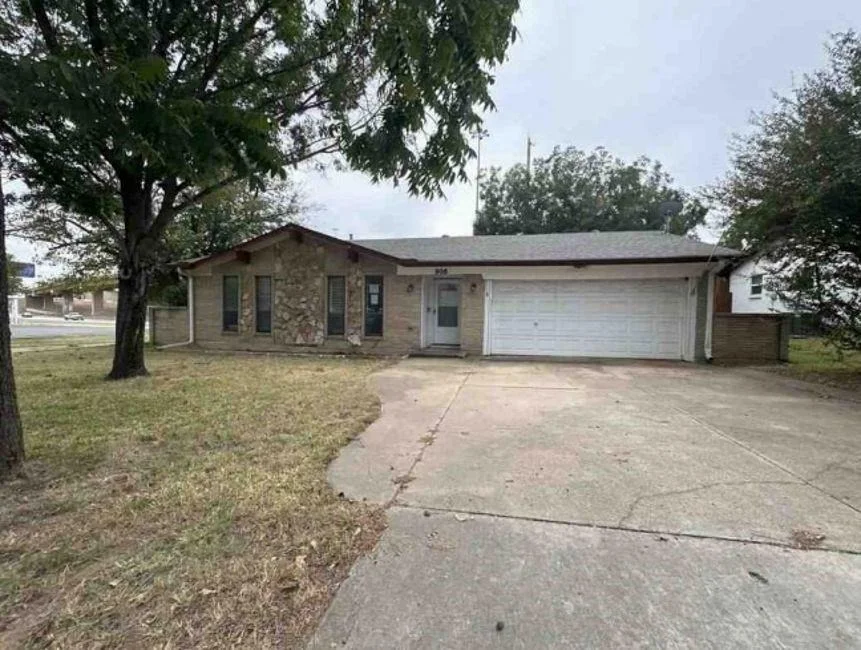 Unit for sale at 916 Stratford Drive, Bedford, TX 76021