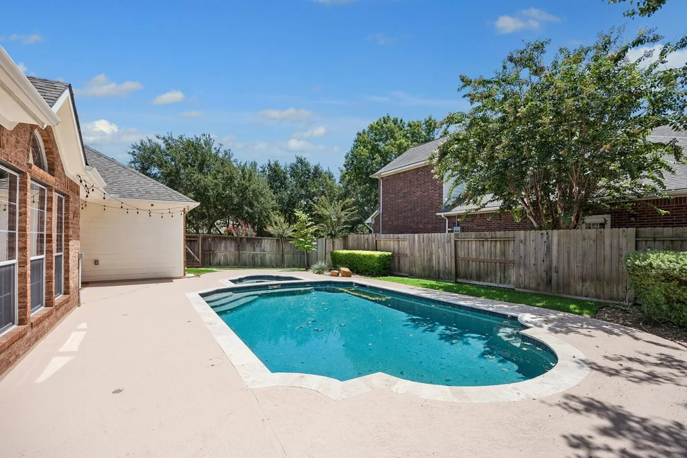 Unit for sale at 1007 Longdraw Drive, Katy, TX 77494