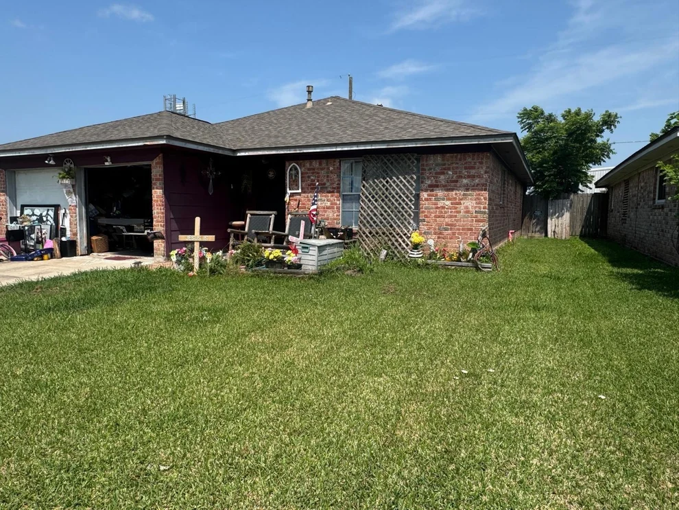 Unit for sale at 1609 Canary Circle, League City, TX 77573