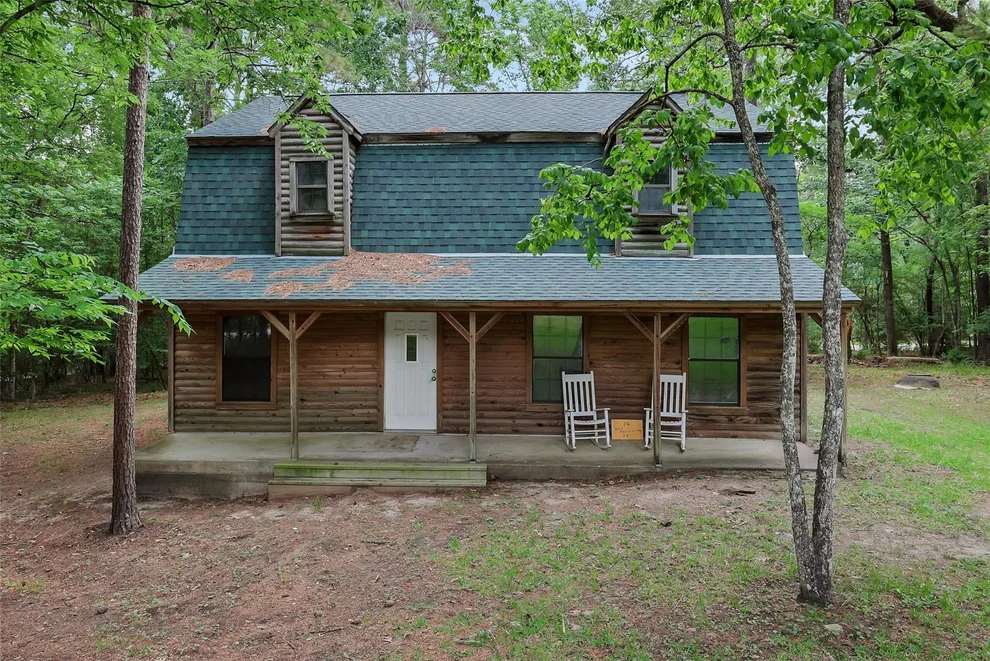 Unit for sale at 14 N Fairway Loop, Coldspring, TX 77331