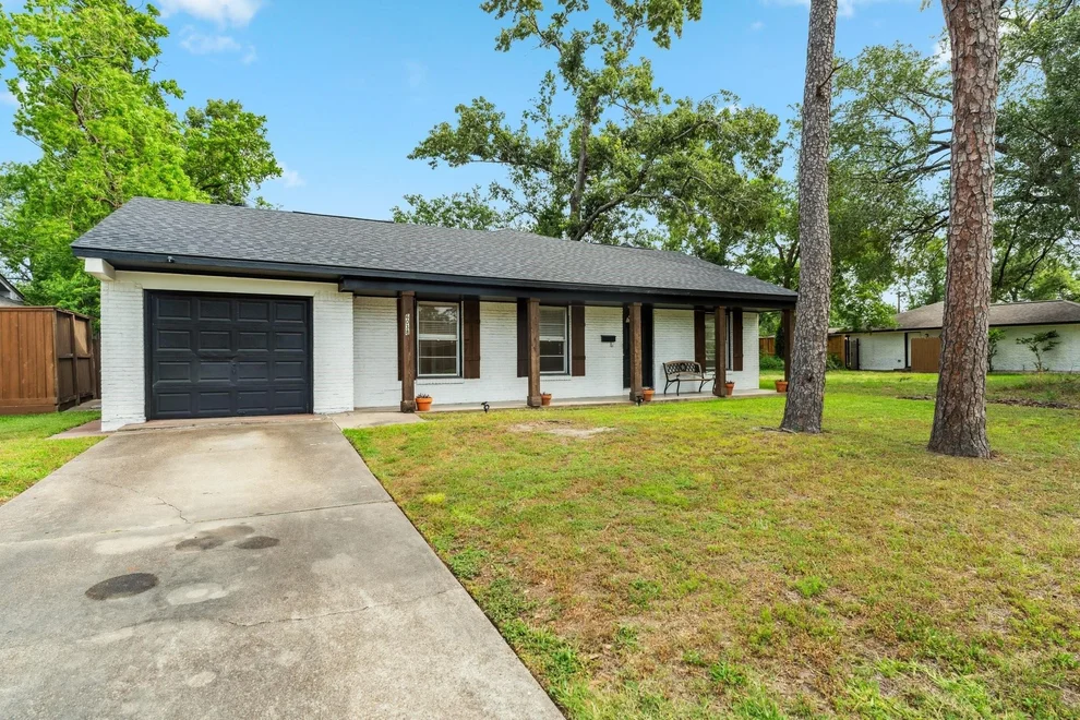 Unit for sale at 6038 Woodbrook Lane, Houston, TX 77008