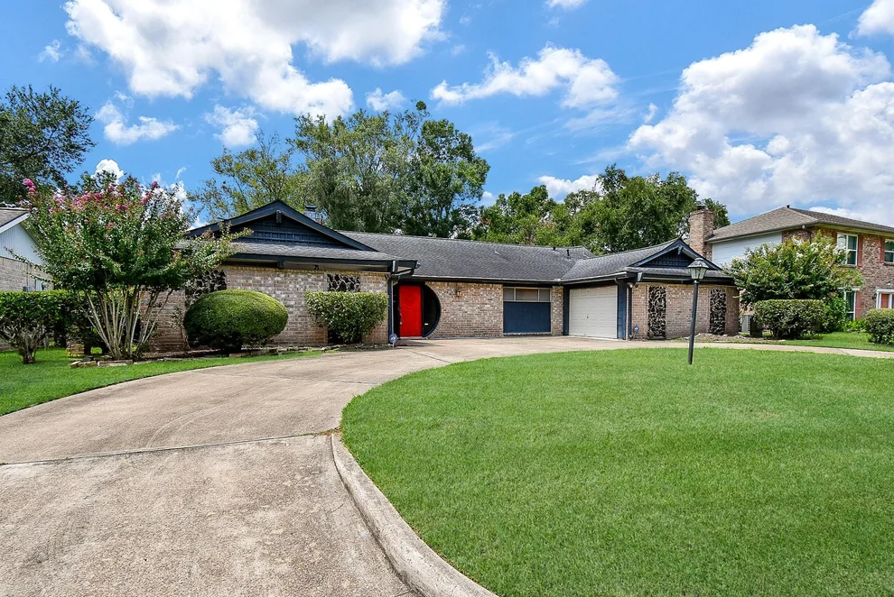 Unit for sale at 2910 Cypress Point Drive, Missouri City, TX 77459