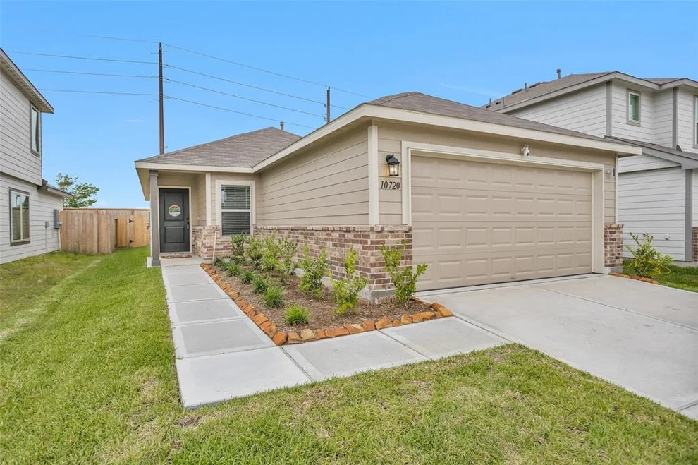 Unit for sale at 10720 Lavender Cotton Lane, Houston, TX 77016