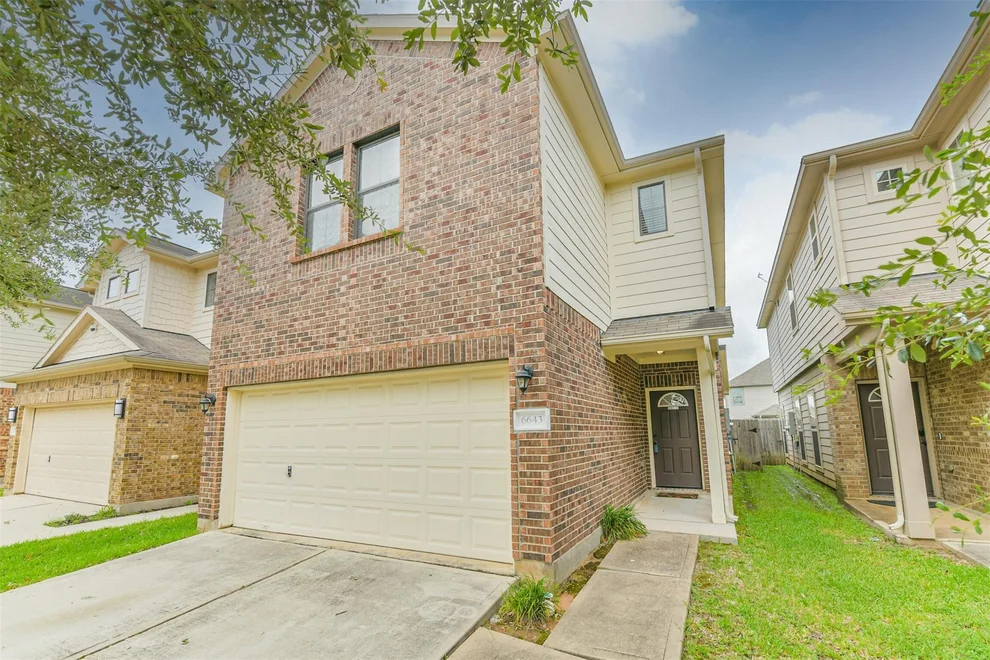 Unit for sale at 6643 Sharpstone Creek Lane, Houston, TX 77084