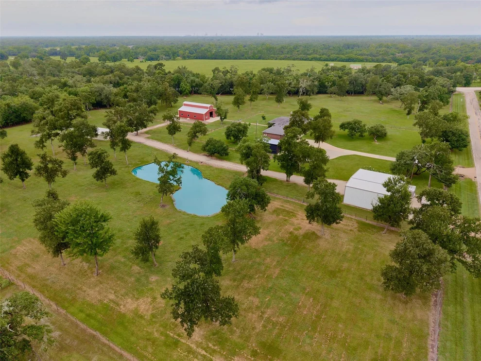 Unit for sale at 4797 County Road 571a, West Columbia, TX 77486