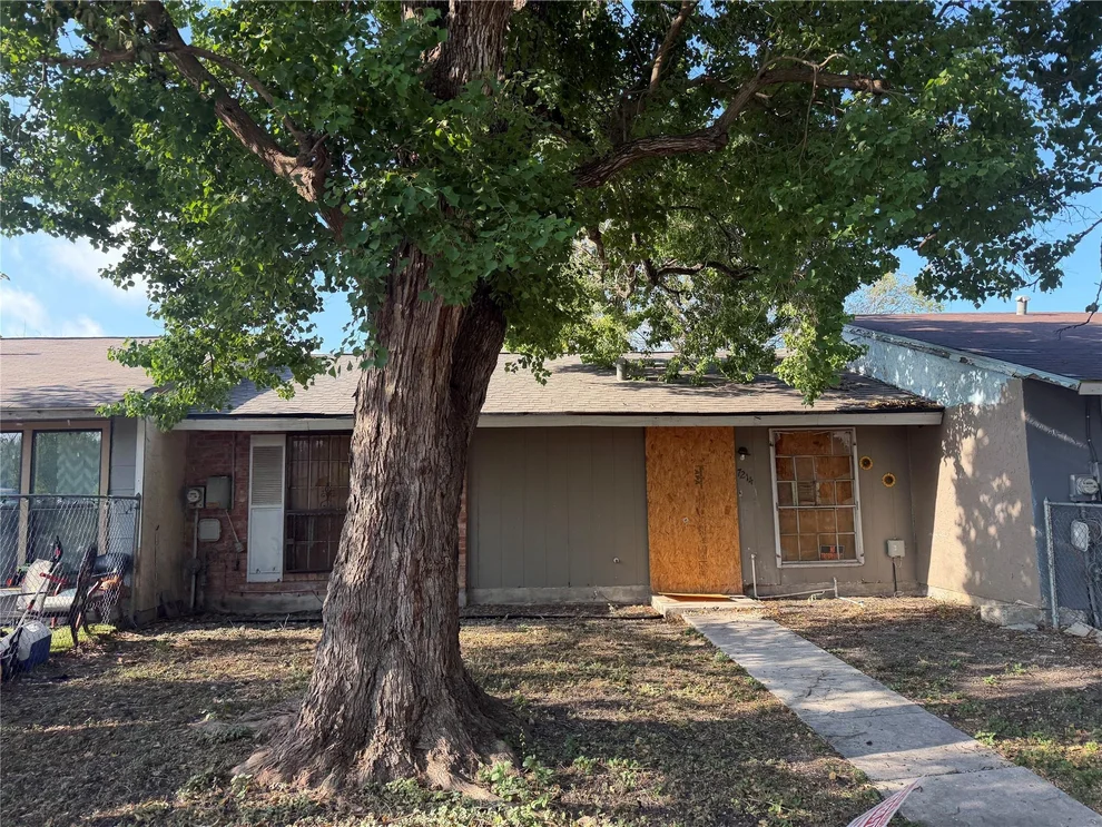 Unit for sale at 7214 Glen Mist, San Antonio, TX 78239