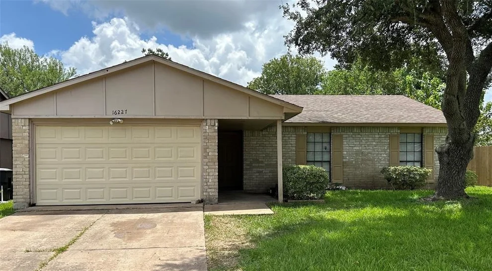 Unit for sale at 16227 Rapidcreek Drive, Houston, TX 77053
