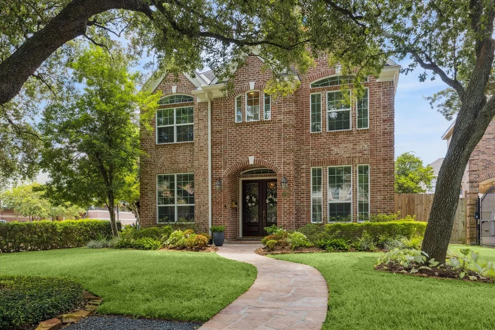 Unit for sale at 5201 Laurel Street, Bellaire, TX 77401