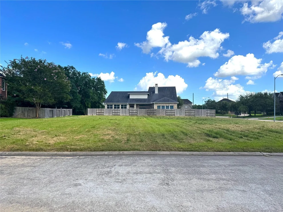 Unit for sale at 102 Water Bluff Lane, Richmond, TX 77406
