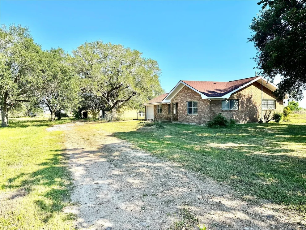 Unit for sale at 2691 Fm 1862, Blessing, TX 77465