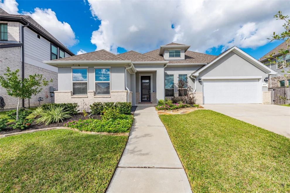 Unit for sale at 4819 Wagtail Way Lane, League City, TX 77573