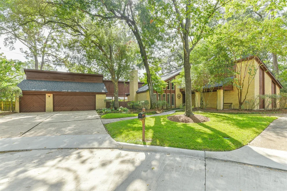 Unit for sale at 7618 Hurst Forest Drive, Humble, TX 77346
