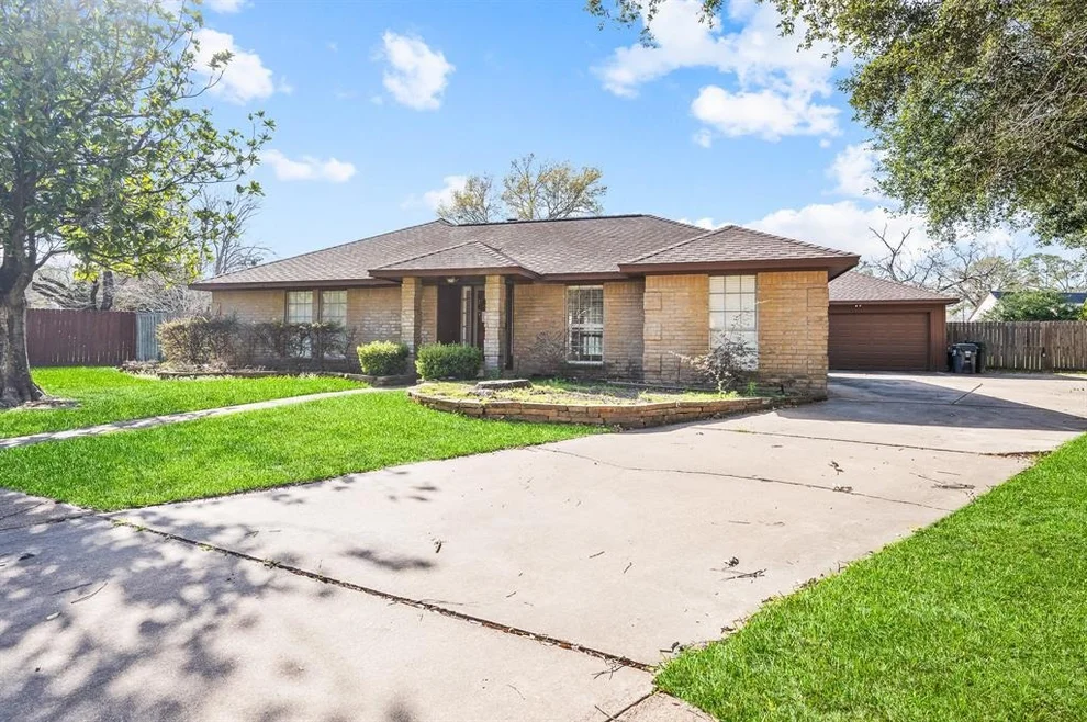 Unit for sale at 11507 Wolf Run Lane, Houston, TX 77065