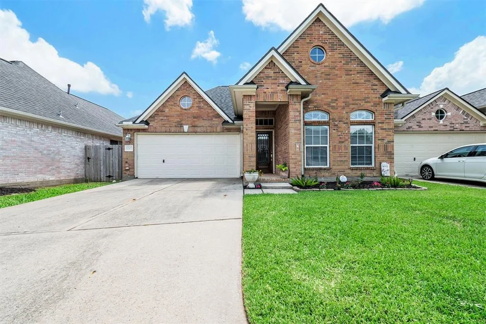 Unit for sale at 12107 Lakewood Villa Drive, Tomball, TX 77377