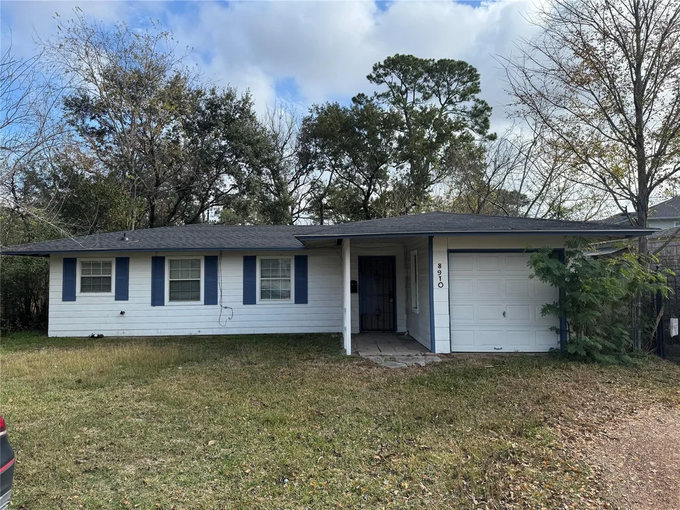 Unit for sale at 3910 Ella Boulevard, Houston, TX 77018