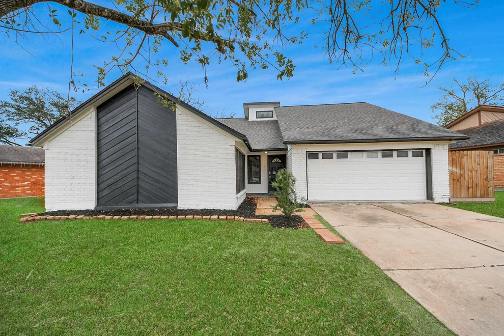 Unit for sale at 718 Land Grant Drive, Richmond, TX 77406