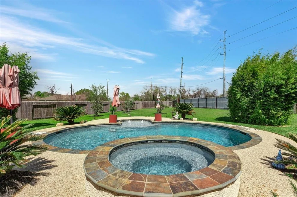 Unit for sale at 6750 Emerald Shire Lane, Houston, TX 77041