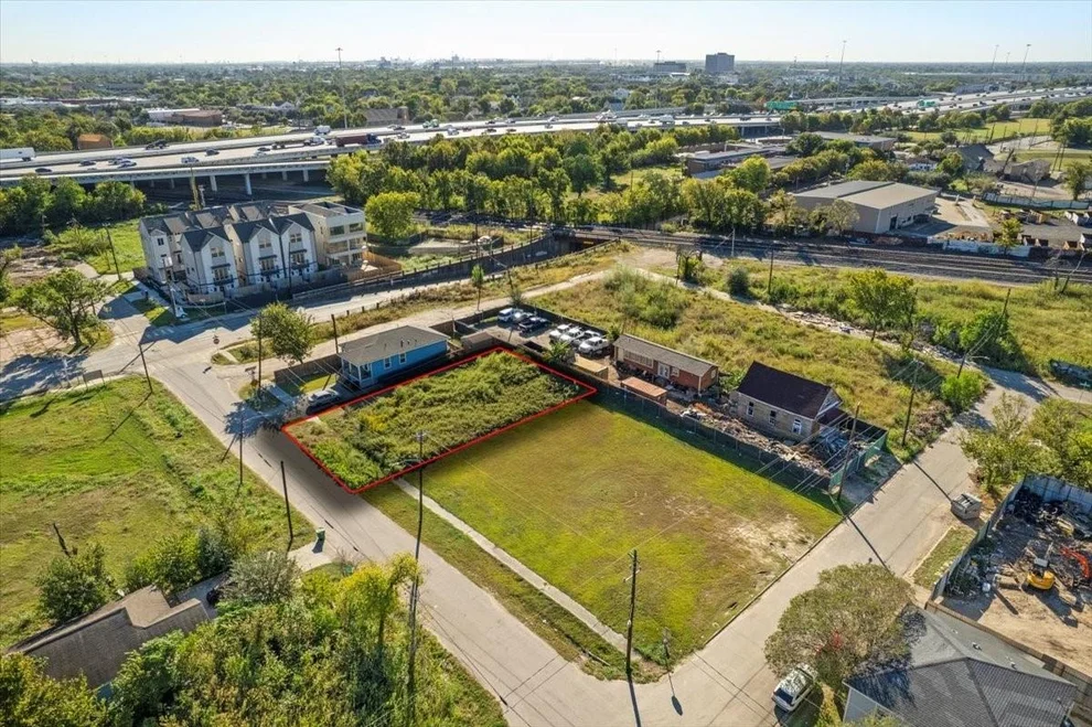 Unit for sale at 2708 Mills Street, Houston, TX 77026