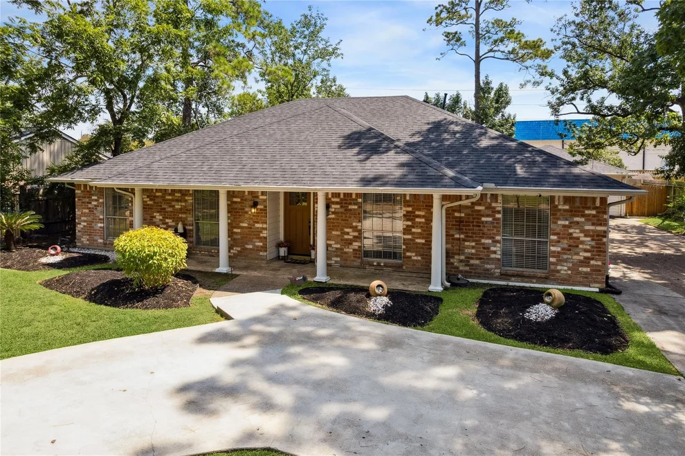 Unit for sale at 6603 Point Clear Drive, Houston, TX 77069