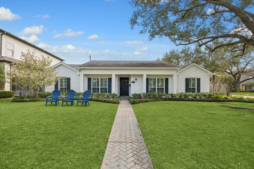 Unit for sale at 2511 Briarmead Drive, Houston, TX 77057
