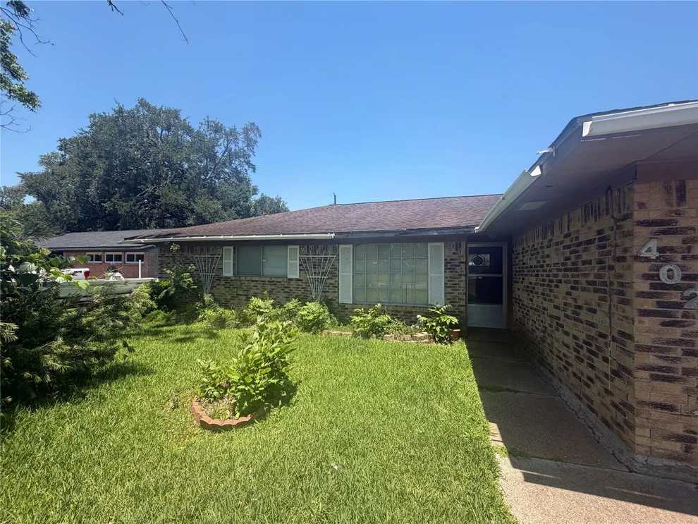 Unit for sale at 402 S Yaupon Street, Richwood, TX 77531