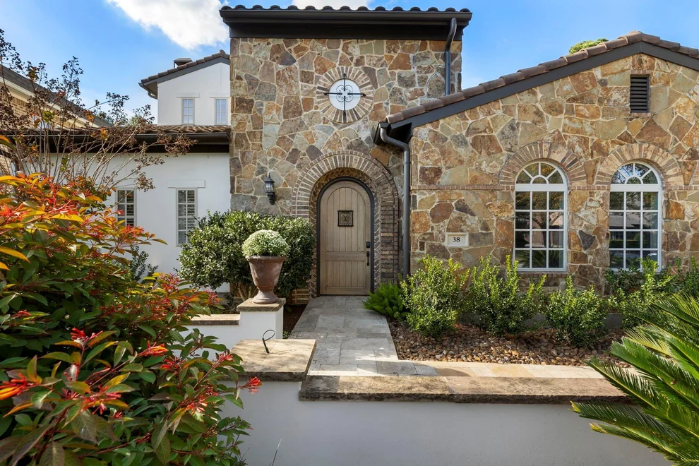 Unit for sale at 38 N Player Manor Circle, The Woodlands, TX 77382