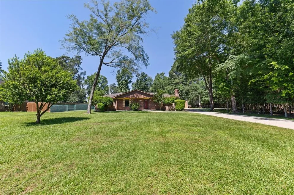 Unit for sale at 711 Weeping Willow Way, Magnolia, TX 77354