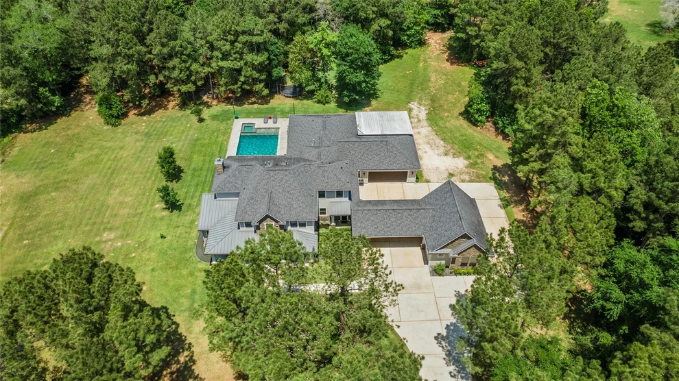 Unit for sale at 8987 Grand Lake Estates Drive, Montgomery, TX 77316