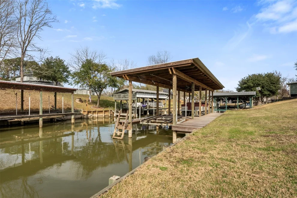 Unit for sale at 374 Harbor View Drive, Livingston, TX 77351
