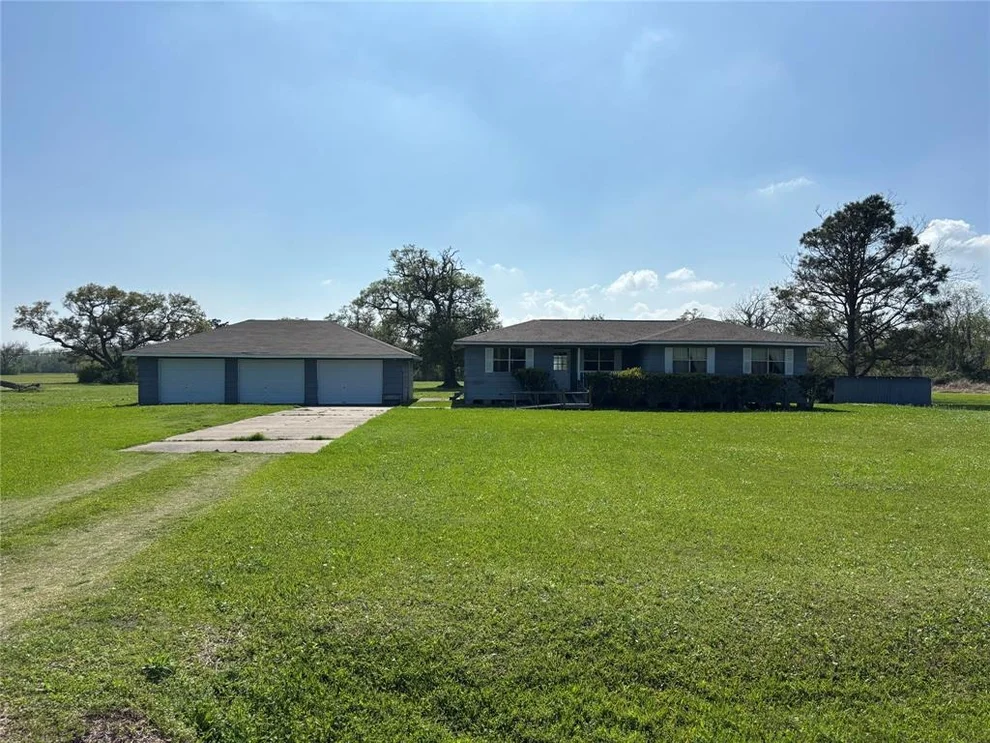 Unit for sale at 17512 County Road 729, Brazoria, TX 77422