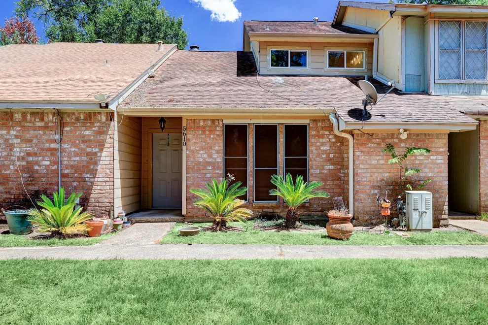 Unit for sale at 5610 Easthampton Drive, Houston, TX 77039
