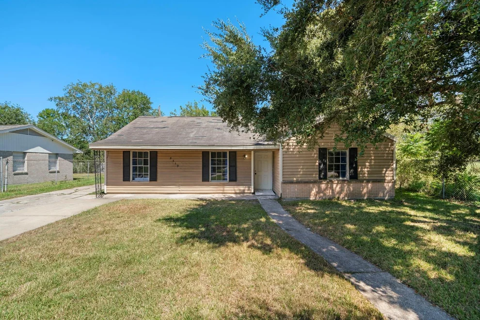 Unit for sale at 5319 Greylog Drive, Houston, TX 77048