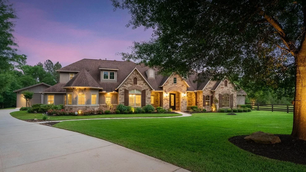 Unit for sale at 6926 Comanche Bend, Montgomery, TX 77316