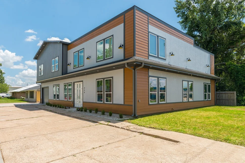 Unit for sale at 404 N Avenue H, Humble, TX 77338