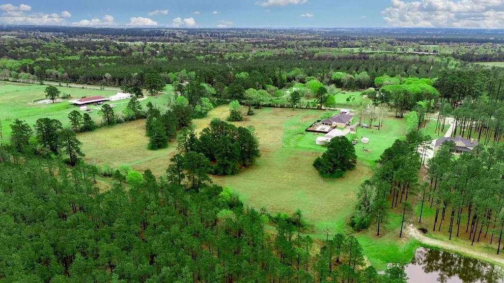 Unit for sale at 1560 Fm 355, Groveton, TX 75845