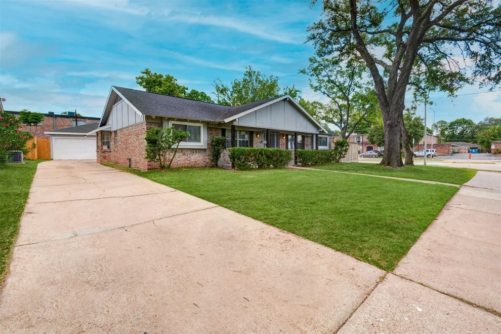 Unit for sale at 7927 Pella Drive, Houston, TX 77036
