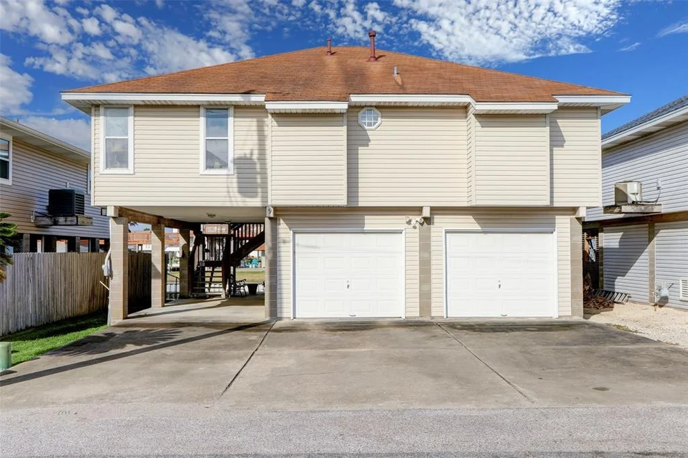 Unit for sale at 9 N Skimmer Street, La Marque, TX 77568