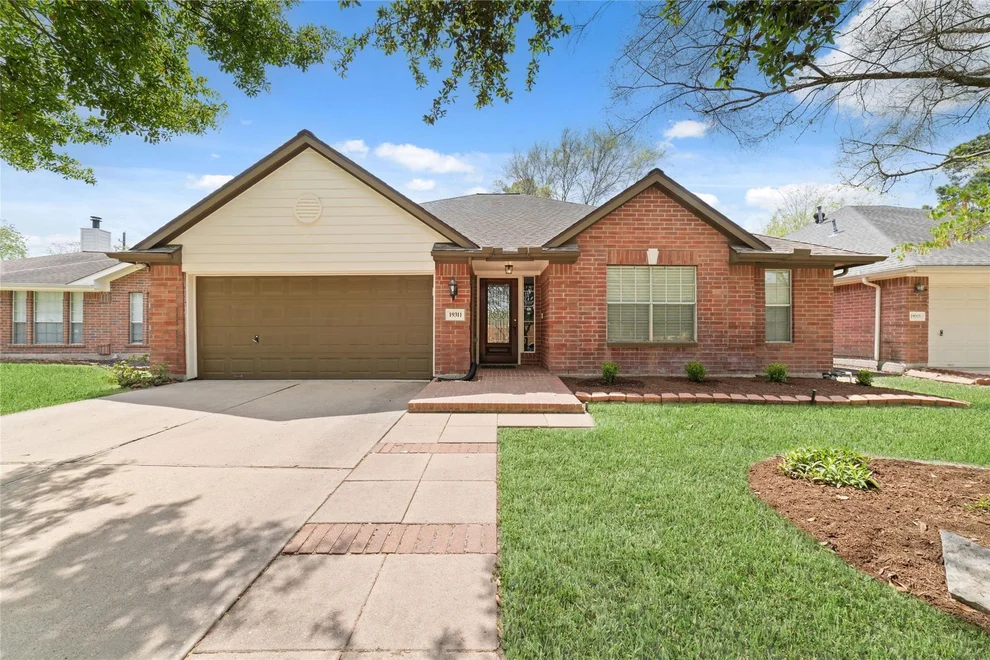 Unit for sale at 19311 Scarlet Cove Drive, Tomball, TX 77375