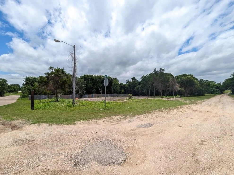 Unit for sale at 701 E Blackshear Street, Navasota, TX 77868