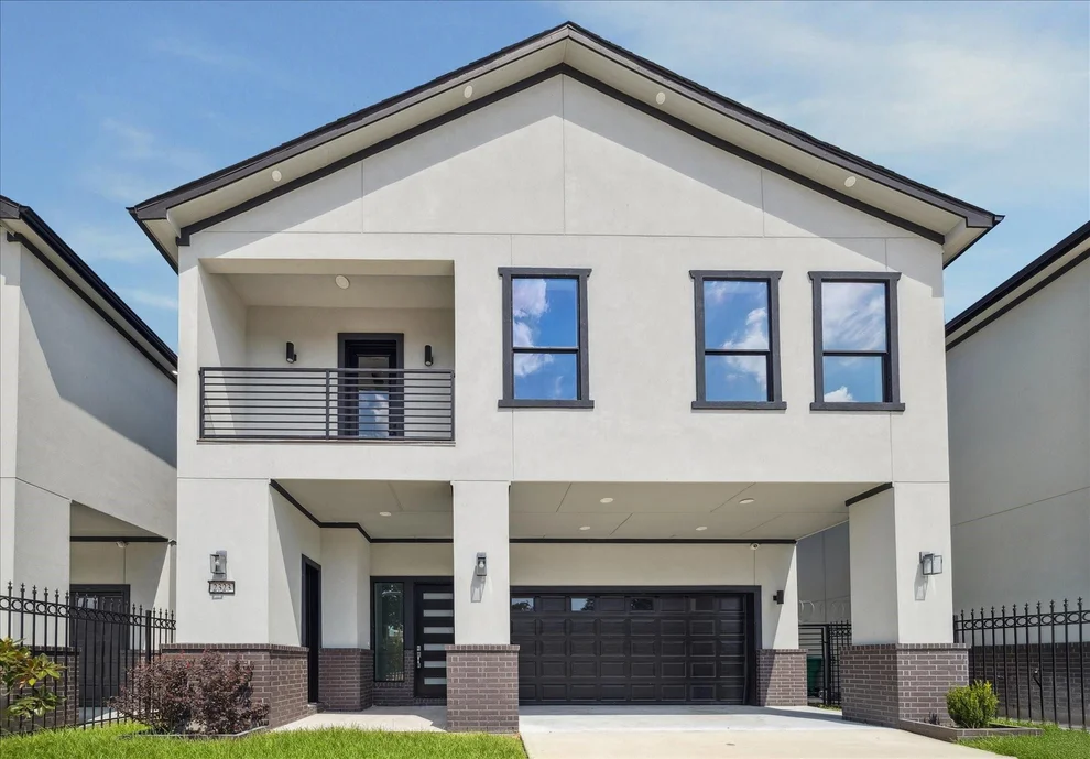 Unit for sale at 2323 Tuam Street, Houston, TX 77004