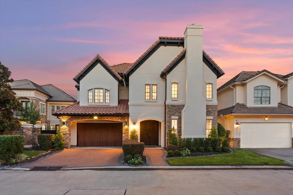 Unit for sale at 2823 Stuart Manor, Houston, TX 77082
