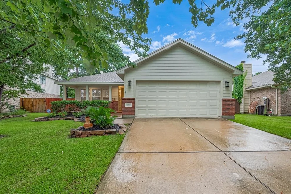 Unit for sale at 3805 Breckenridge Drive, Montgomery, TX 77356