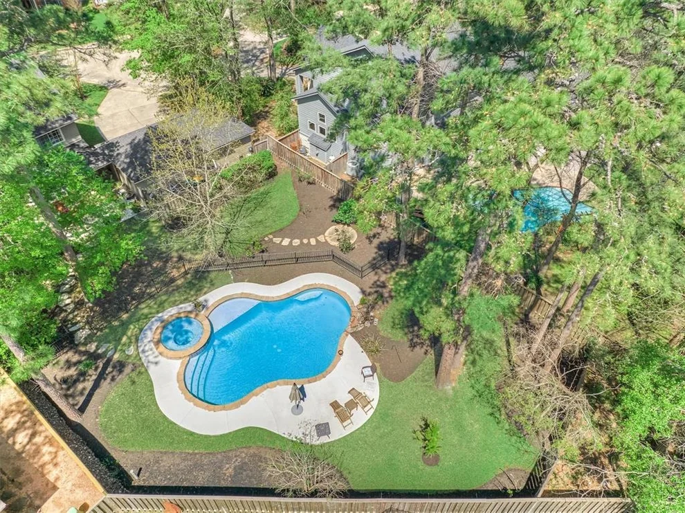 Unit for sale at 10 Seders Walk, The Woodlands, TX 77381