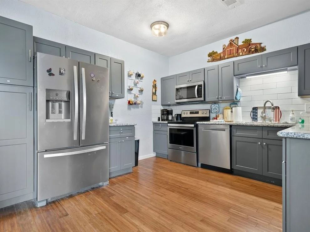 Unit for sale at 5119 Avenue O 1/2, Galveston, TX 77551