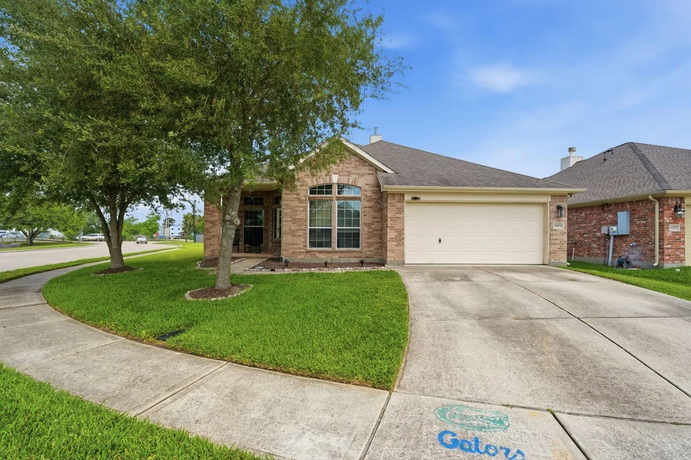 Unit for sale at 3203 Borden Gully Drive, Dickinson, TX 77539