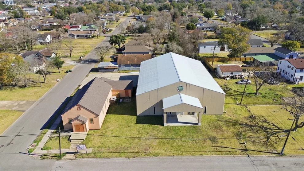 Unit for sale at 1444 2nd Avenue, Port Arthur, TX 77642