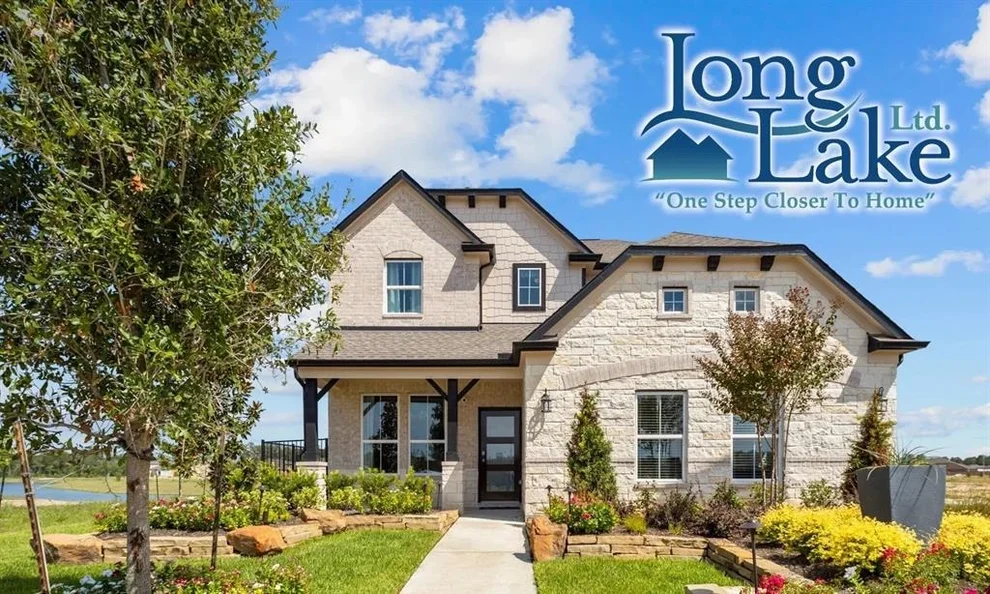 Unit for sale at 11914 Maple Oak Drive, Houston, TX 77066