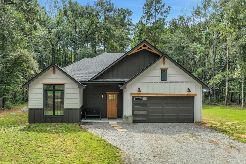 Unit for sale at 60 V Allen Lane, Coldspring, TX 77331